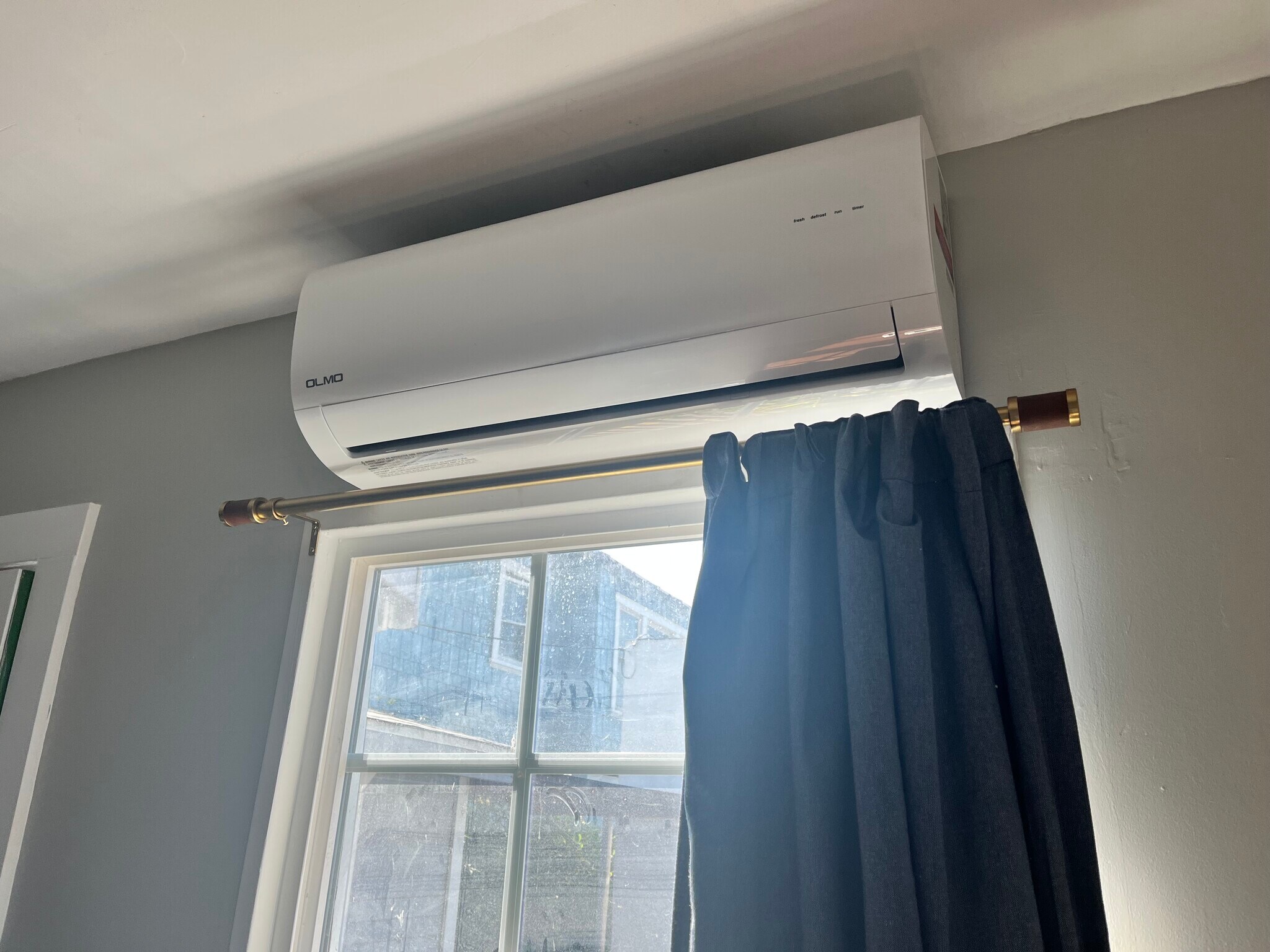 mini-split heater/AC - 1423 Bellevue Ave