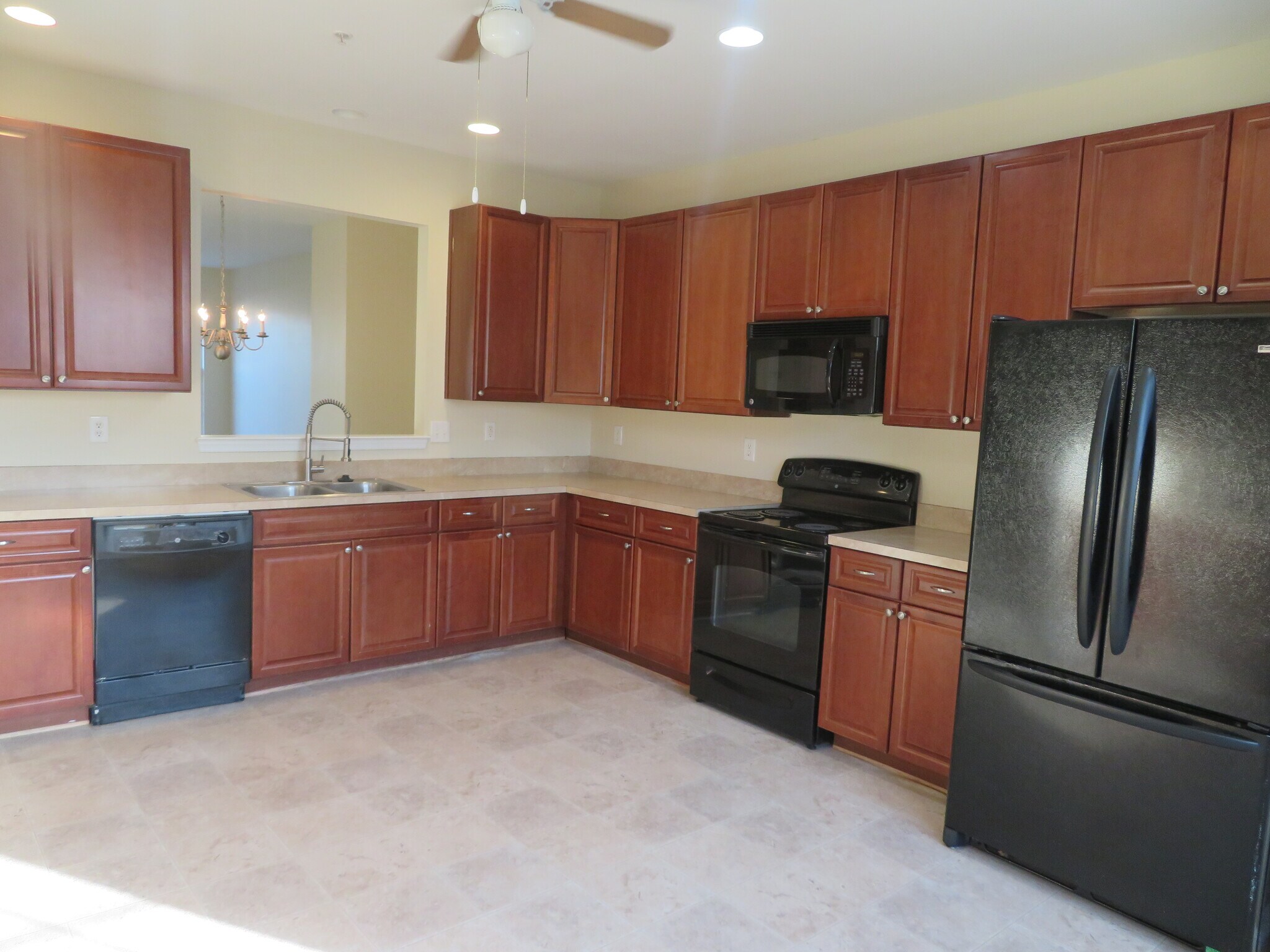 Building Photo - 3700 Bedford Dr
