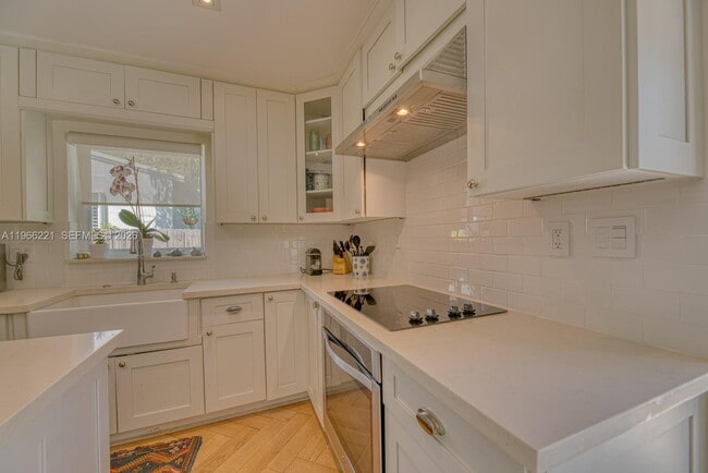 Building Photo - 4071 Barbarossa Ave