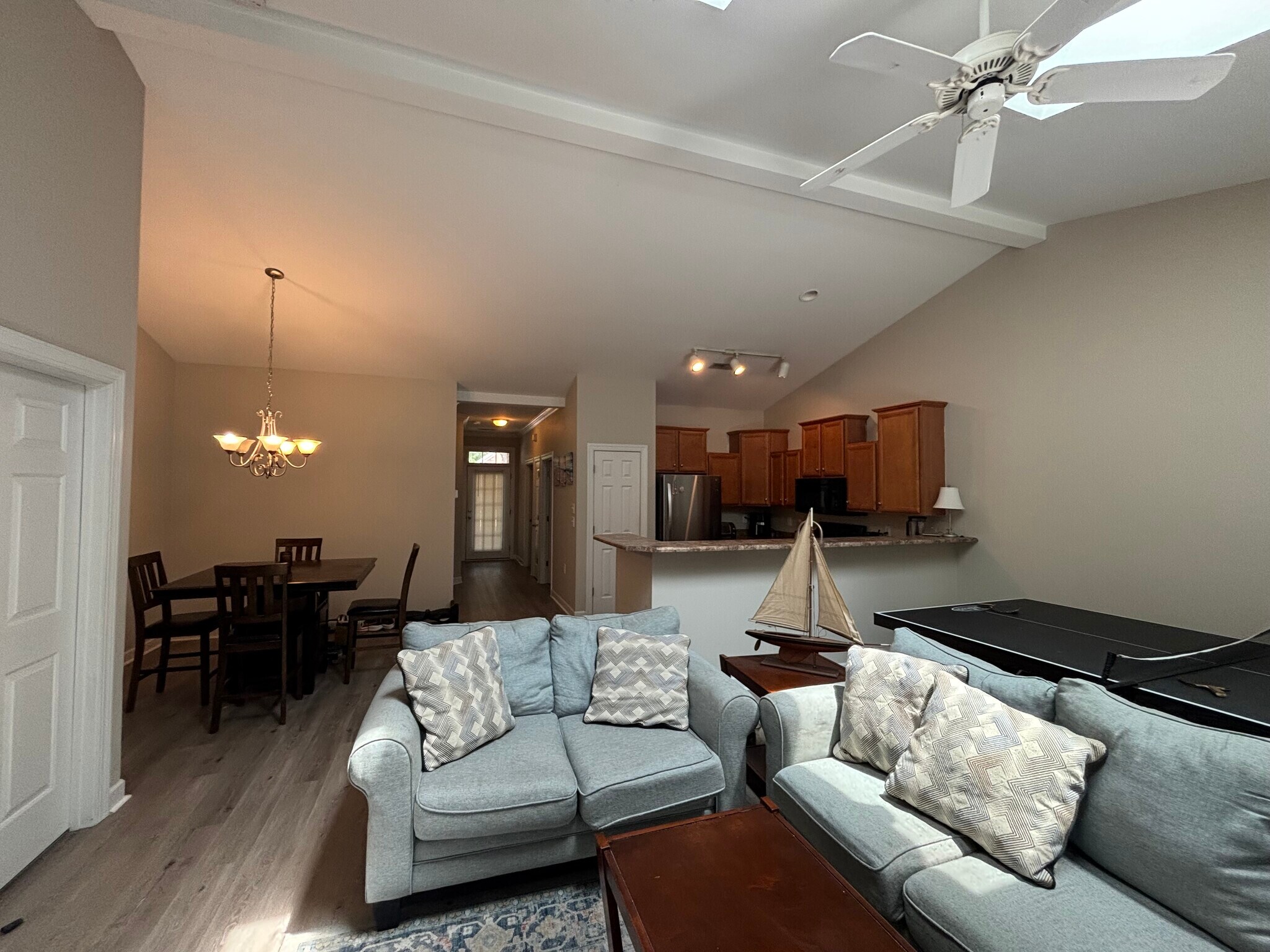 Living room - 5118 Christian Dr