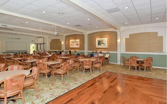 Building Photo - 4360 Chatham Dr