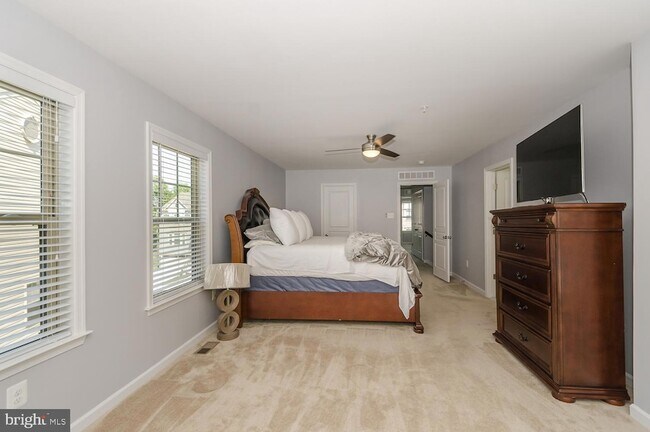 Building Photo - 7523 Holly Ridge Dr