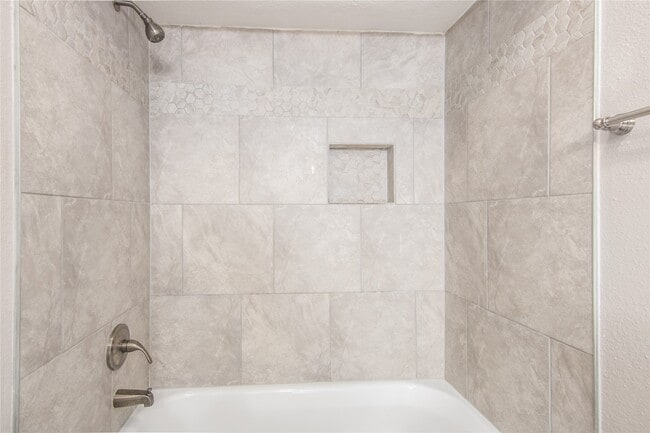 Building Photo - 1702 Athens Dr