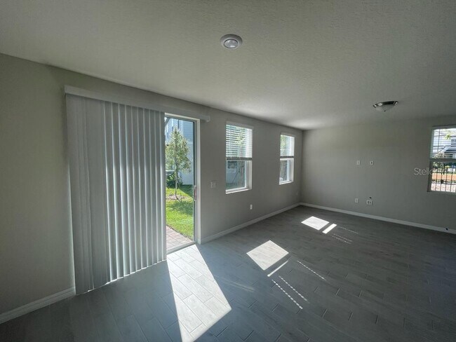 Building Photo - 407 Legacy Lp