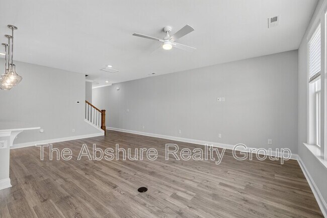 Building Photo - 8913 Kennebec Xing Dr