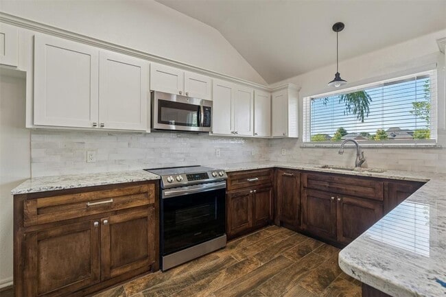 Building Photo - 15921 Katie Ridge Dr