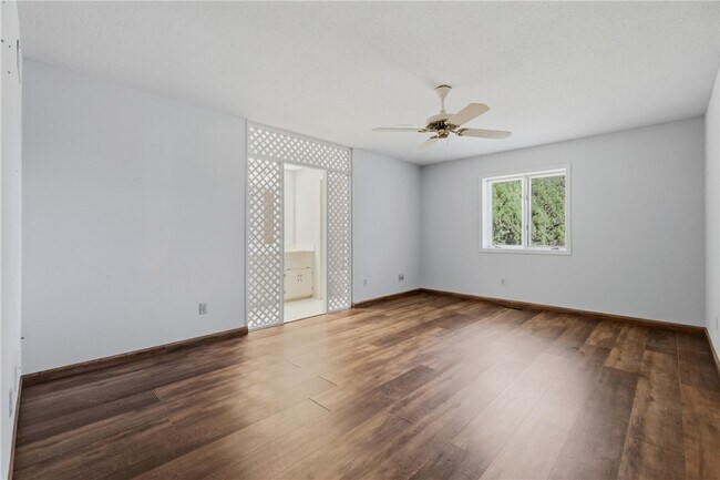 Building Photo - 6 Nottingham Cir