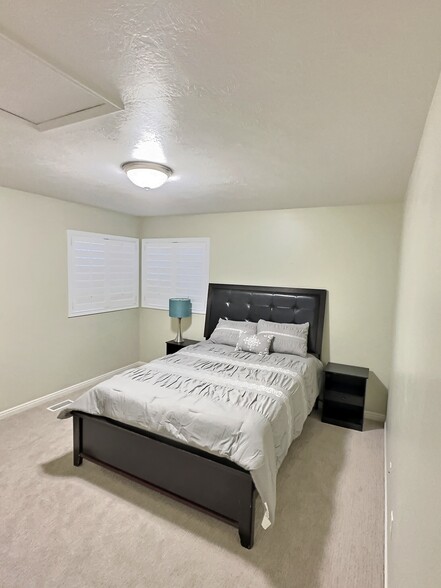 Building Photo - 8156 S Bear Lake Ct
