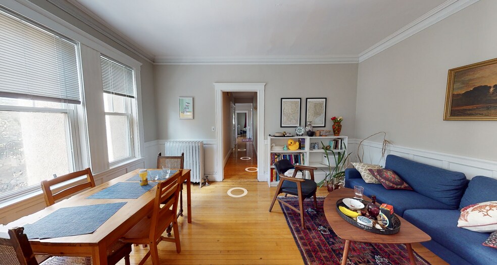 Building Photo - 8A Forest St