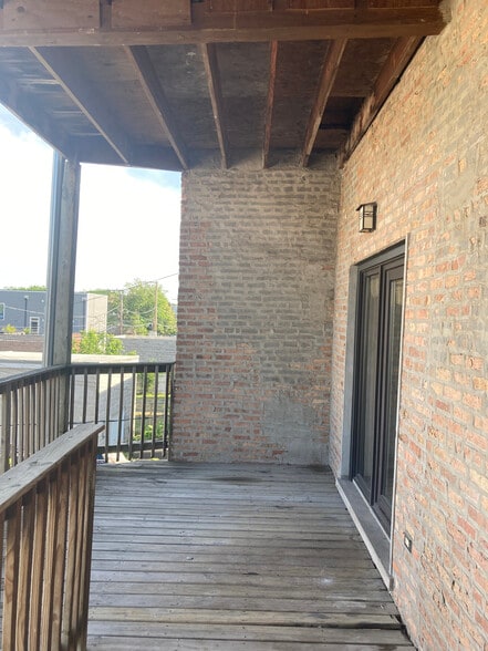Building Photo - 4839 S Forrestville Ave
