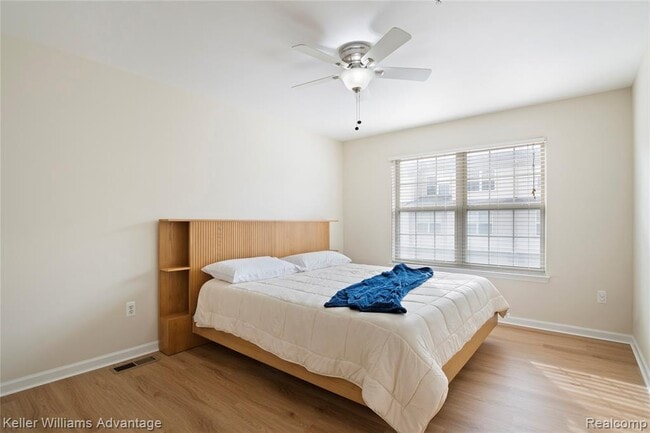 Building Photo - 420 Old Pine Way