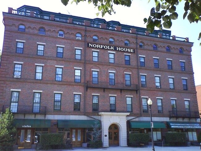 Building Photo - 14 John Eliot Square 4F