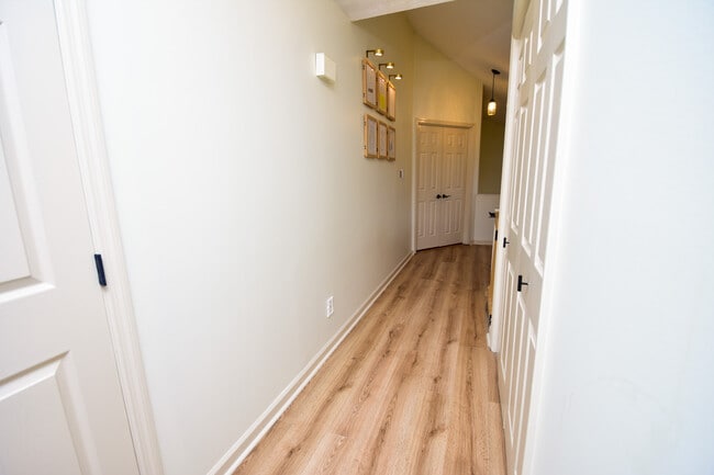 Building Photo - 1204 Edenbridge Way