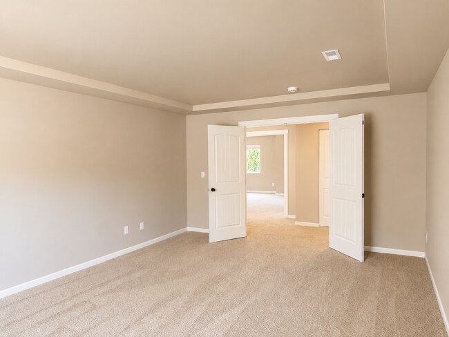 Building Photo - 3918 Southlake Dr SE
