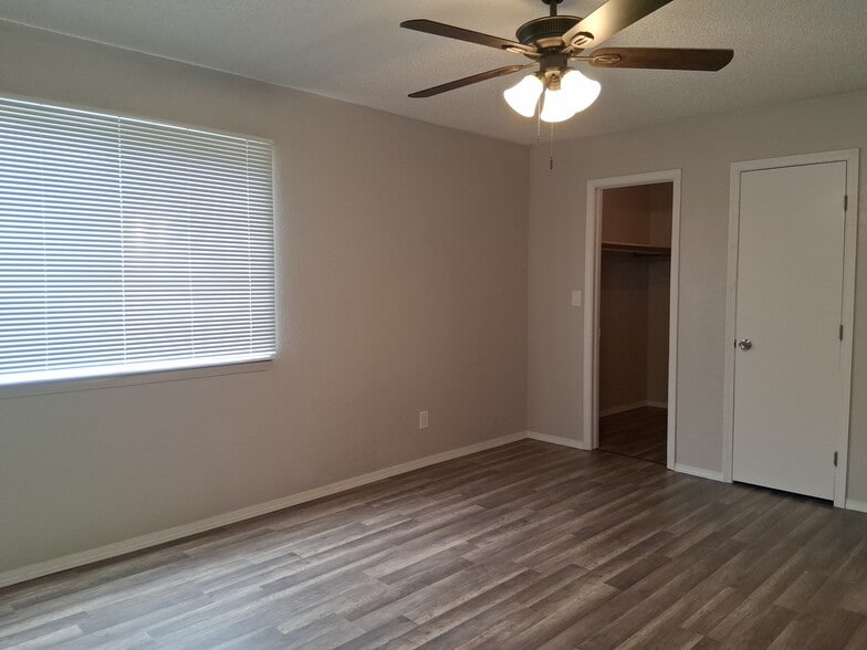 Building Photo - 11600 Marsh McCall Way
