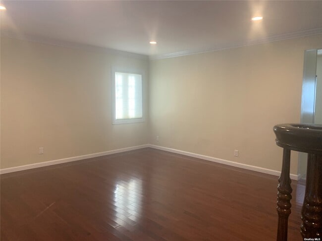 Building Photo - 2 Linden St