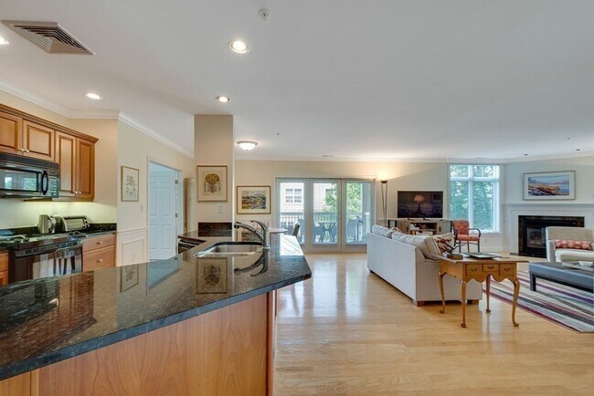 Building Photo - 20 Northwood Dr