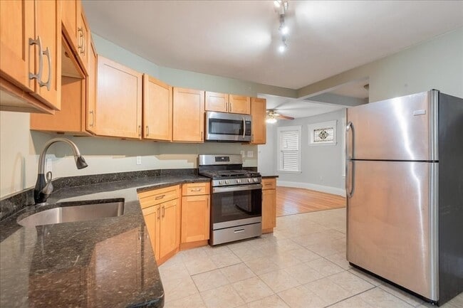 Building Photo - 4 Bailey St