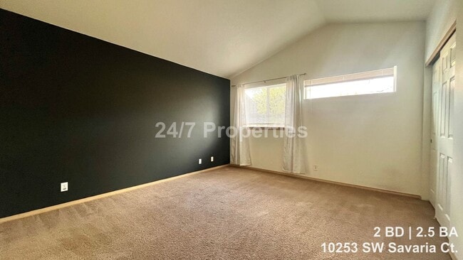 Building Photo - Spacious 2 BD | 2.5 BA Townhome w/ Vaulted Ceilings - Beaverton