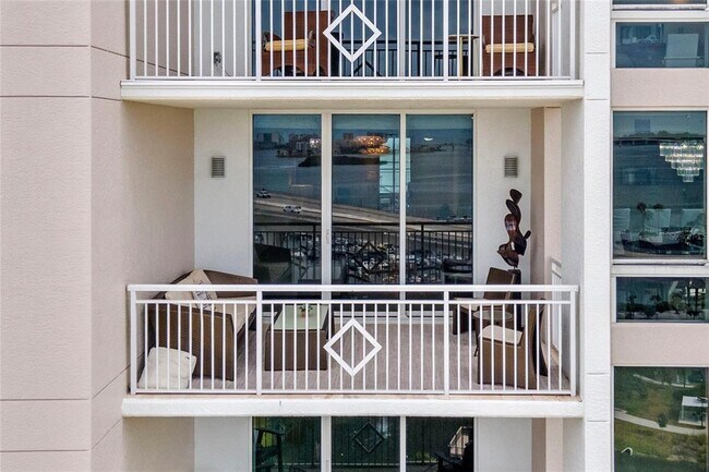 Building Photo - 331 Cleveland St