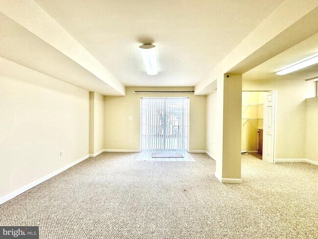 Building Photo - 22006 Stone Pier Ln