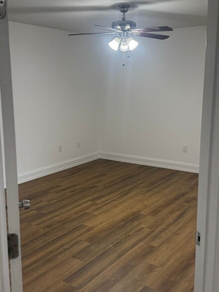 Building Photo - 1306 Coolmont Dr