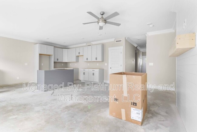 Building Photo - 166 Sango Dr