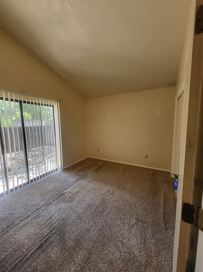 Building Photo - 5330 Heritage Way NE