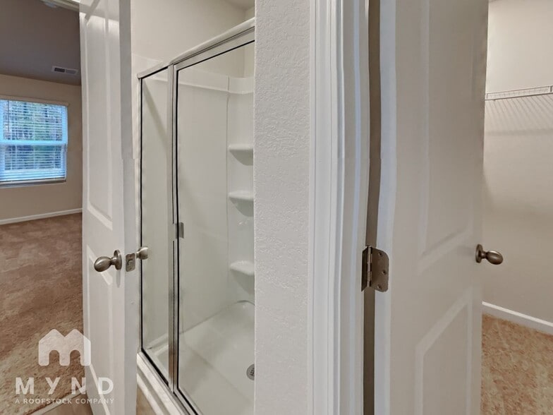 Building Photo - 283 New Villas St