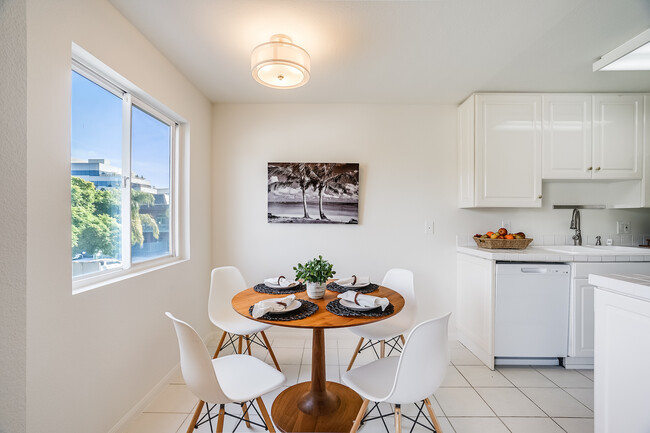 Dining Area - 2308 Schader Dr