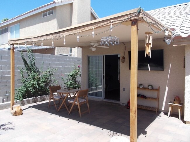 Building Photo - Beautiful 1-Story Home Near Desert Shores ...