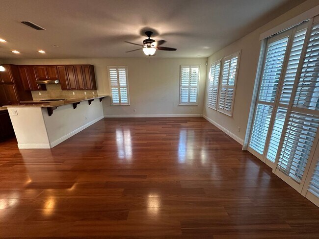 Building Photo - Beaitiful 4 Bedroom, 2.5 Bath Mountain Hou...