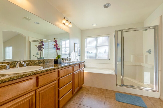 Building Photo - SIngle Family House for Rent in a quiet co...