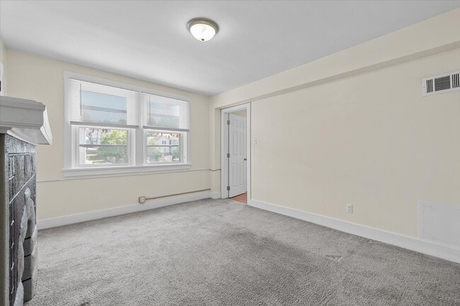 Building Photo - 915 Chartiers Ave