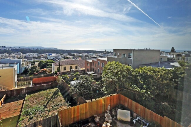 Building Photo - 7221 Geary Blvd