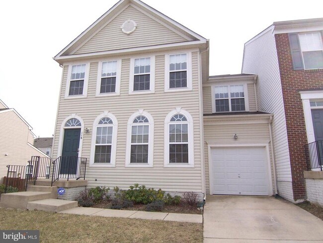 Building Photo - 116 Douglas Dr