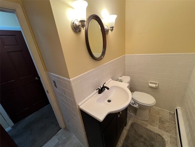 Building Photo - 2444 Rhonda Dr