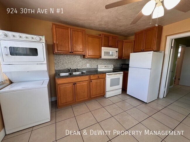 Building Photo - 924 30th Ave N