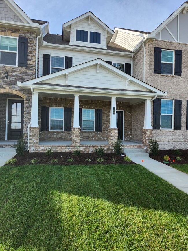 Building Photo - Gorgeous New Construction Home in Lebanon'...
