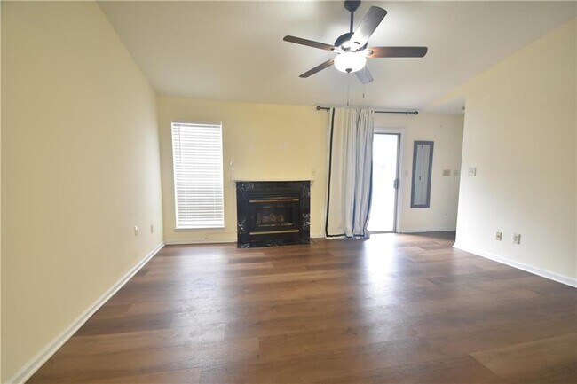 Building Photo - 310 Granville Ct