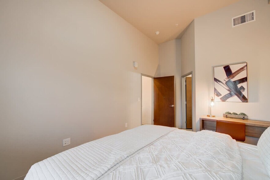 Building Photo - 2210 Remington Way