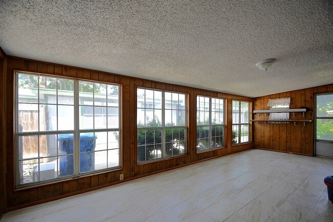 Building Photo - 111 Arizona Ash Dr