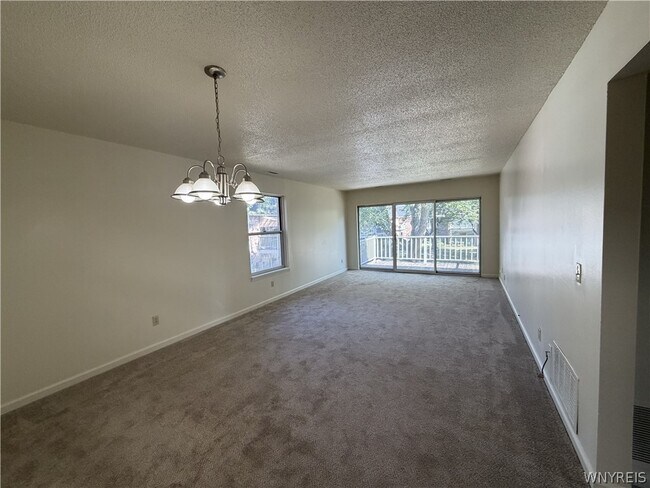Building Photo - 4547 Chestnut Ridge Rd