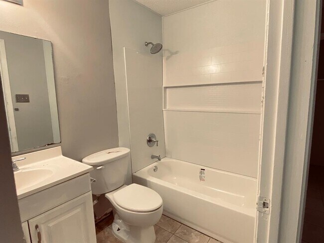 Building Photo - 12613 Tree Line Dr