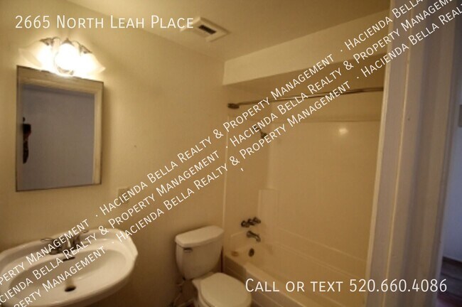 Building Photo - 2665 N Leah Pl