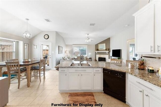 Building Photo - 2644 Calmwater Dr