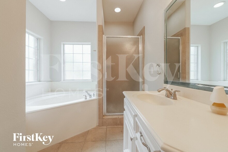 Building Photo - 295 Cypress Dr