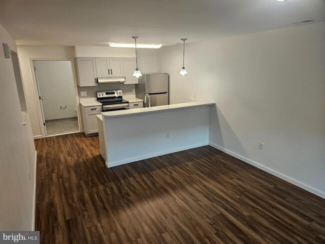 Primary Photo - 200 Hamilton Ave