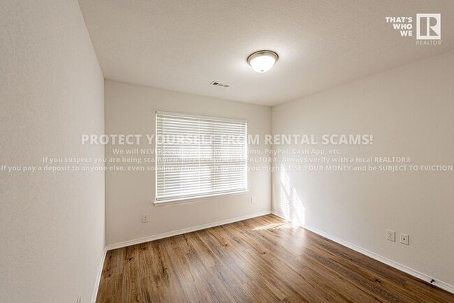 Building Photo - 2280 Bunker Ln