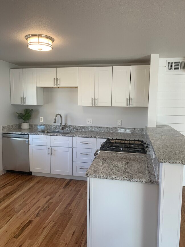 Building Photo - 2615 Meadowlark Ln